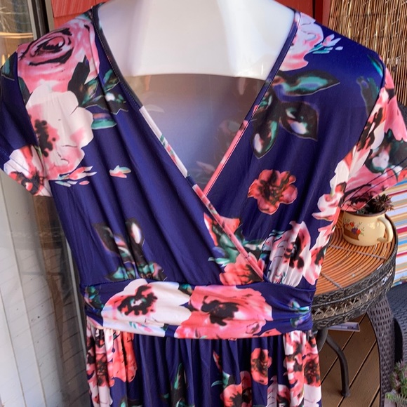 Ouges Size Medium Dress - Picture 2 of 3